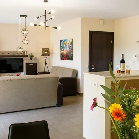 Apartament Hra House *