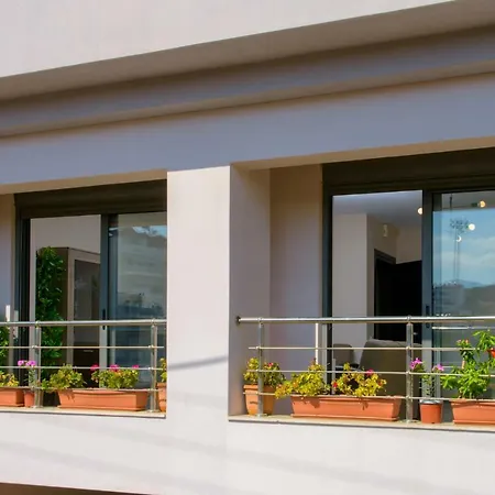Hra House
